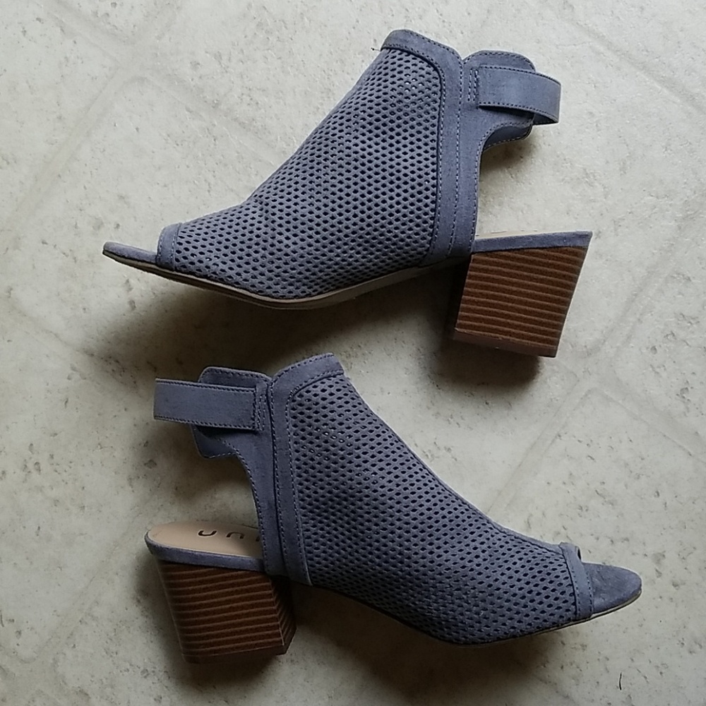 Unisa Peep Toe Heels